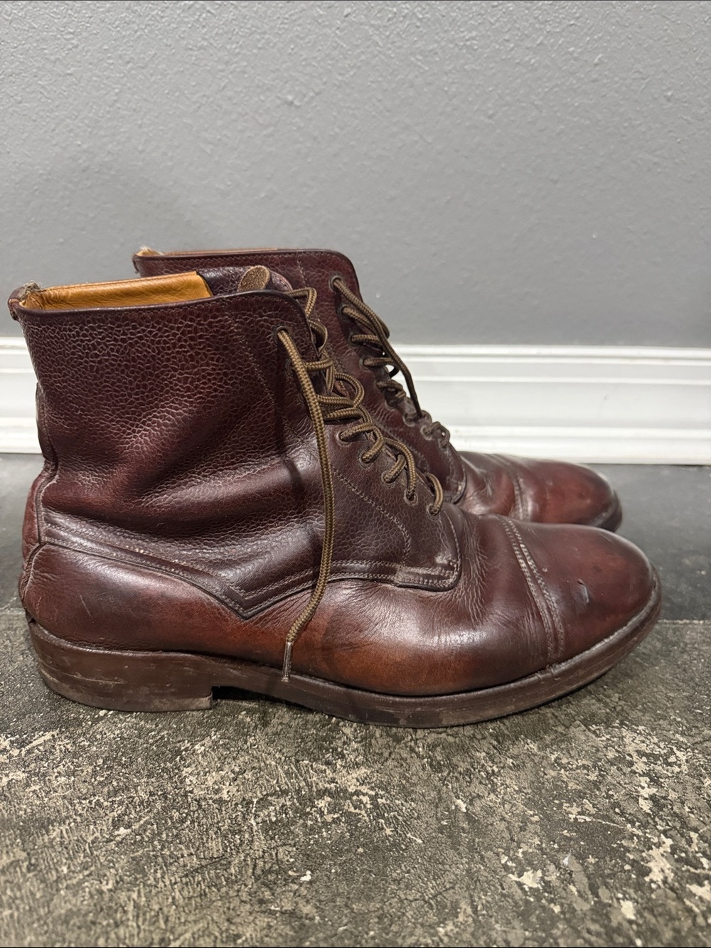 Vintage Valentino men’s cap-toe lace-up ankle boots in brown pebbled leather 11